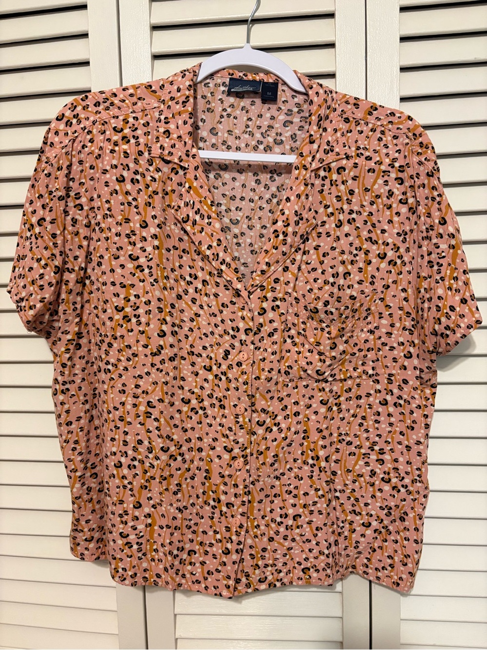 Daytrip Pink Leopard-Print Short-Sleeve Button-Down Shirt